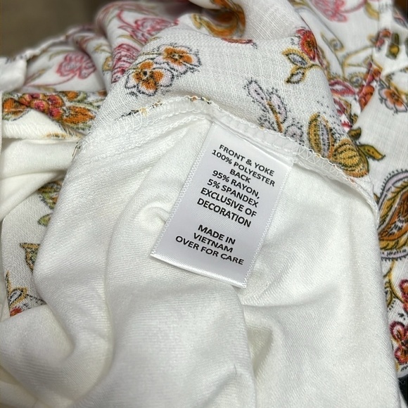 Fortune + Ivy Paisley Floral Sleeveless Top - Picture 5 of 6